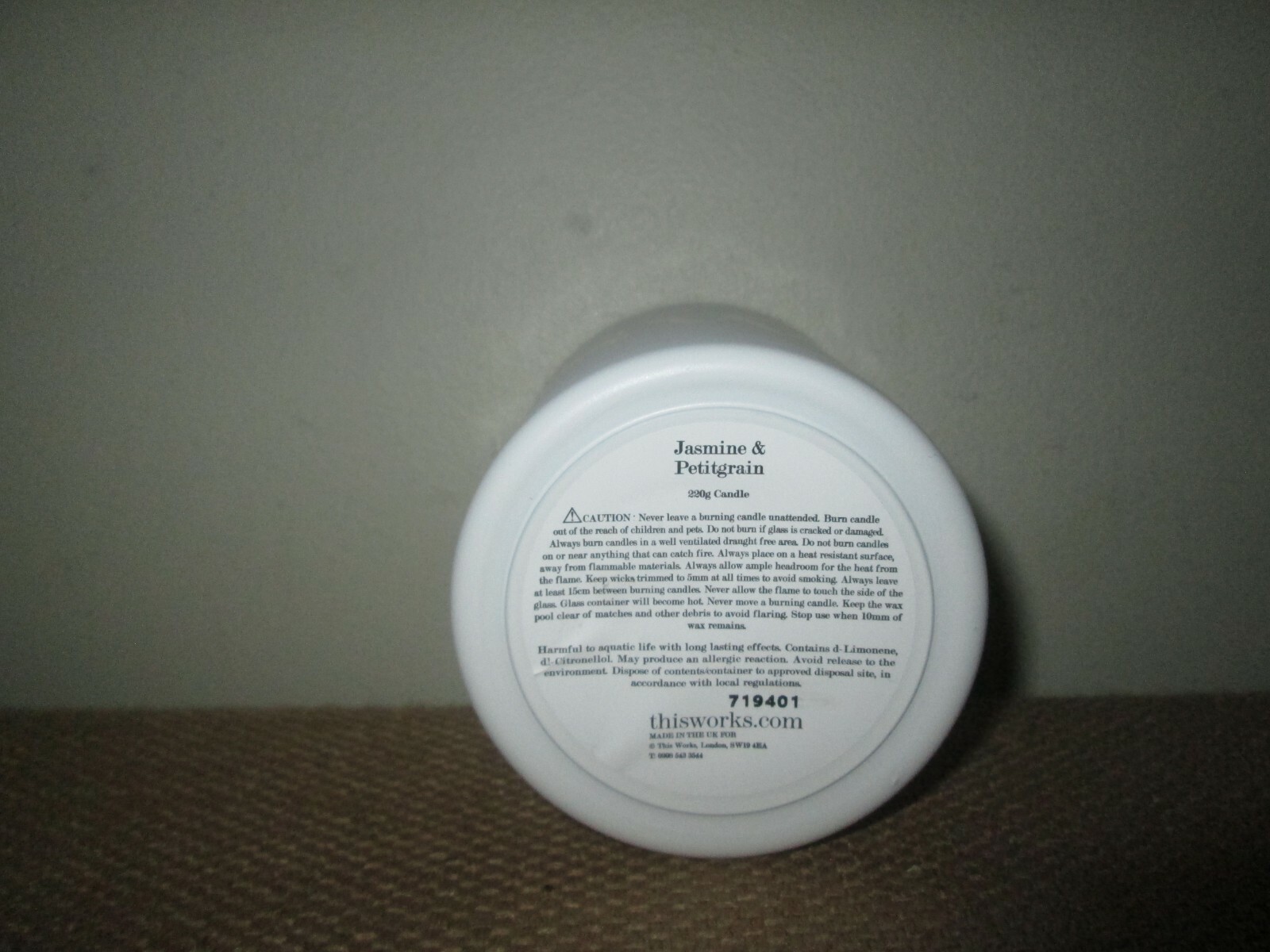THIS WORKS Petitgrain & Jasmine Hand-Poured Candle ~ 7.7oz; 220g