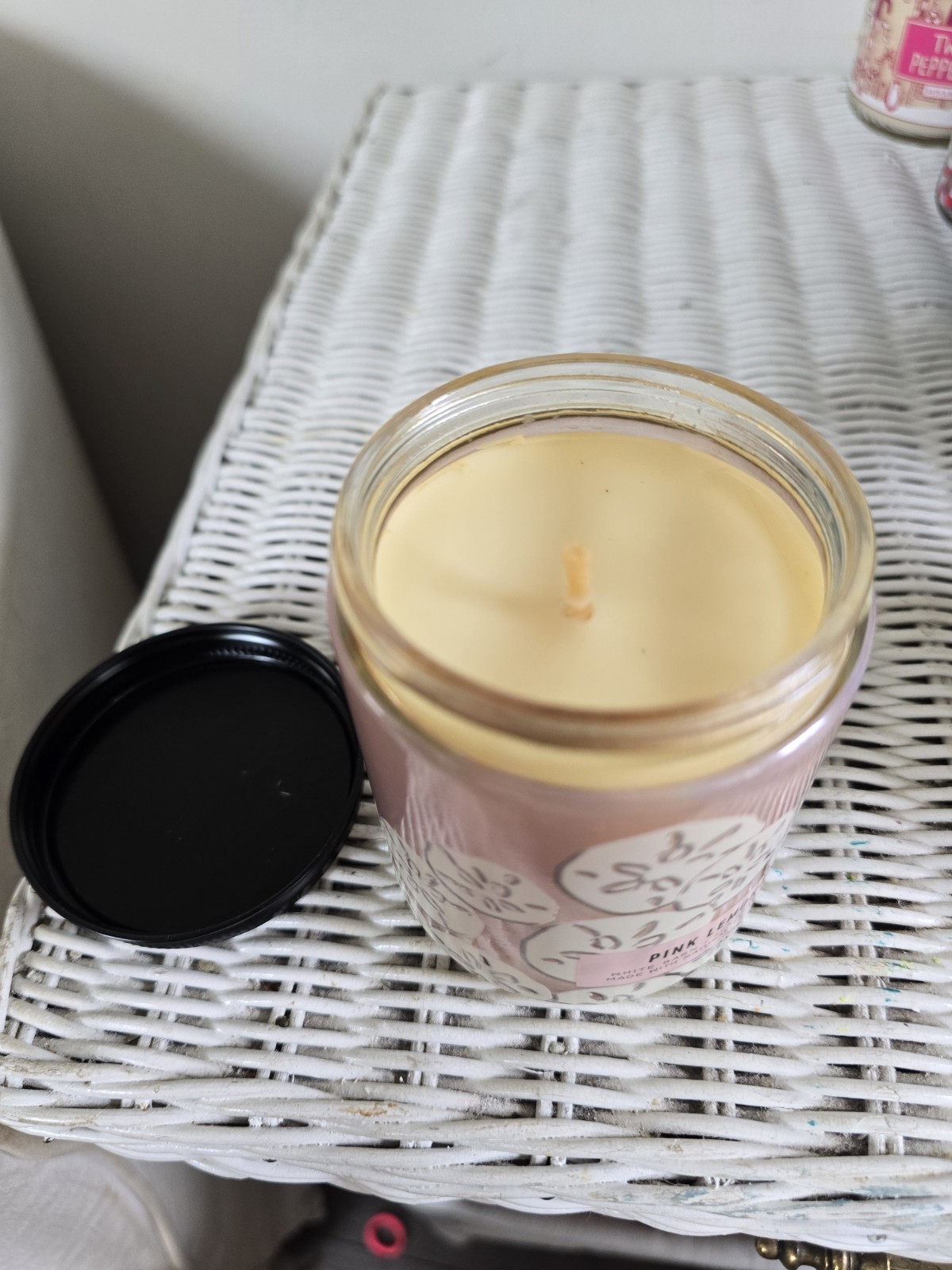 White Barn Pink Lemonade Scented Single Wick Jar Candle 7 oz Pink