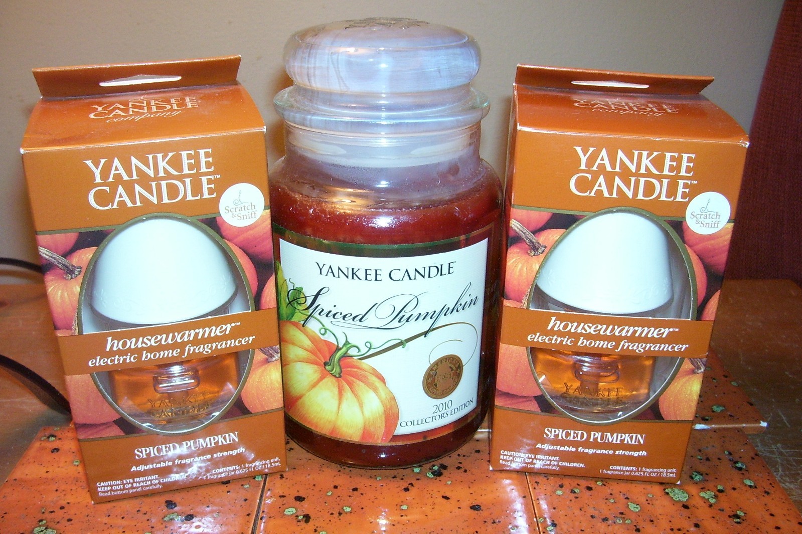 yankee candle 22oz SPECIAL EDITION JAR SPICED PUMPKIN + BASE UNITS WITH REFILLS