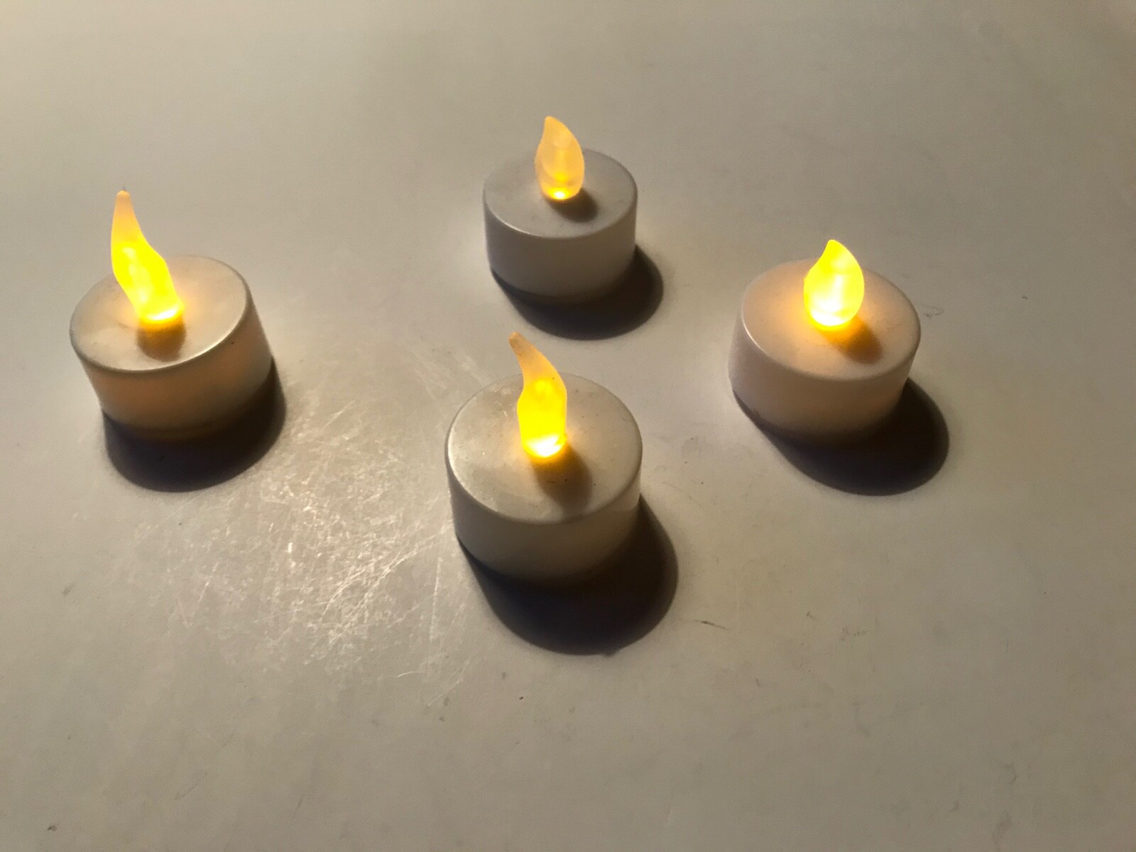 4 LED Tea Lights incl. CR2032 Battery | 4 LED Tealights incl. CR2032 Battery
