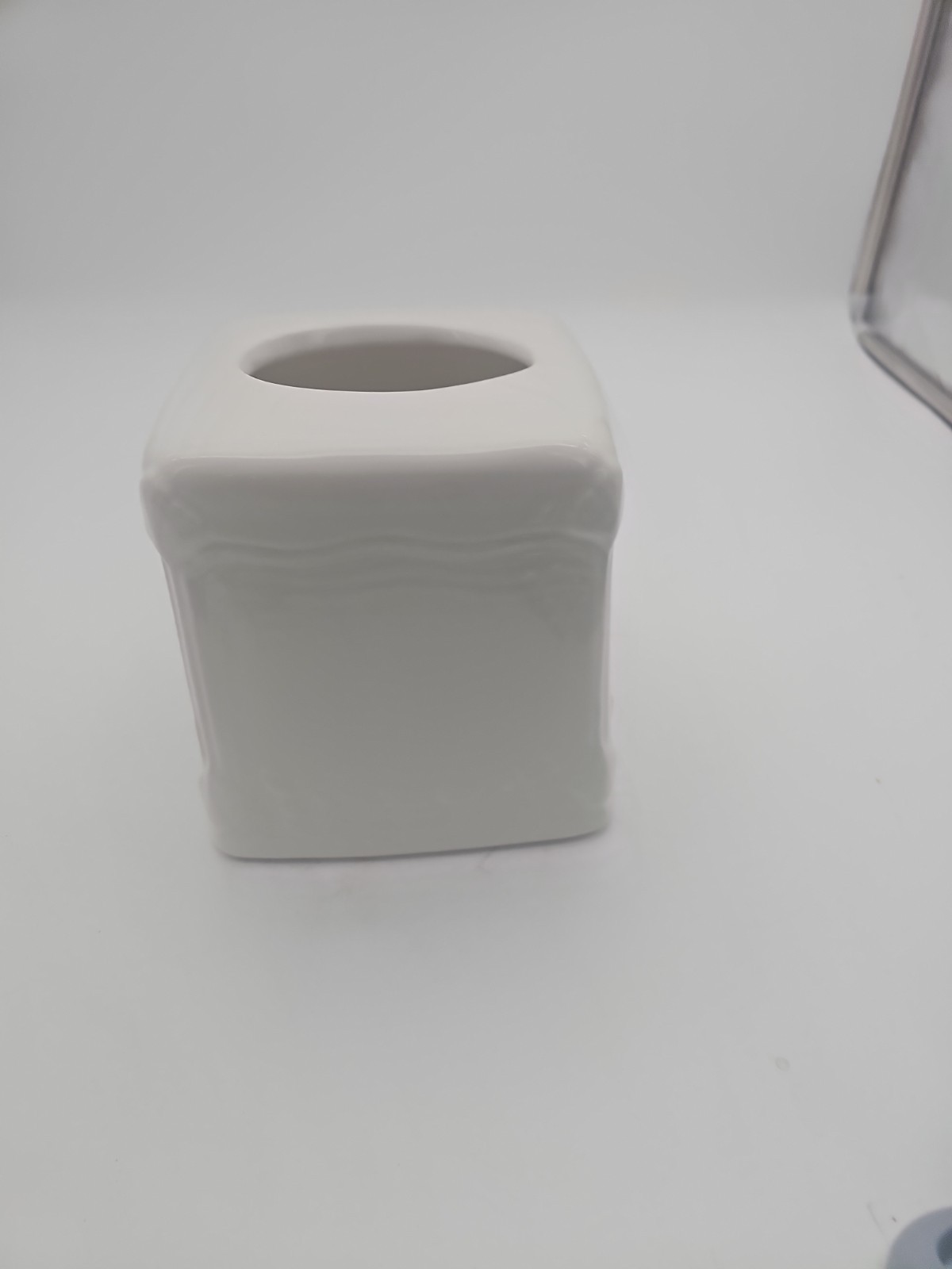 The Rosie Tissue Vessel Ceramic Tissue Holder
