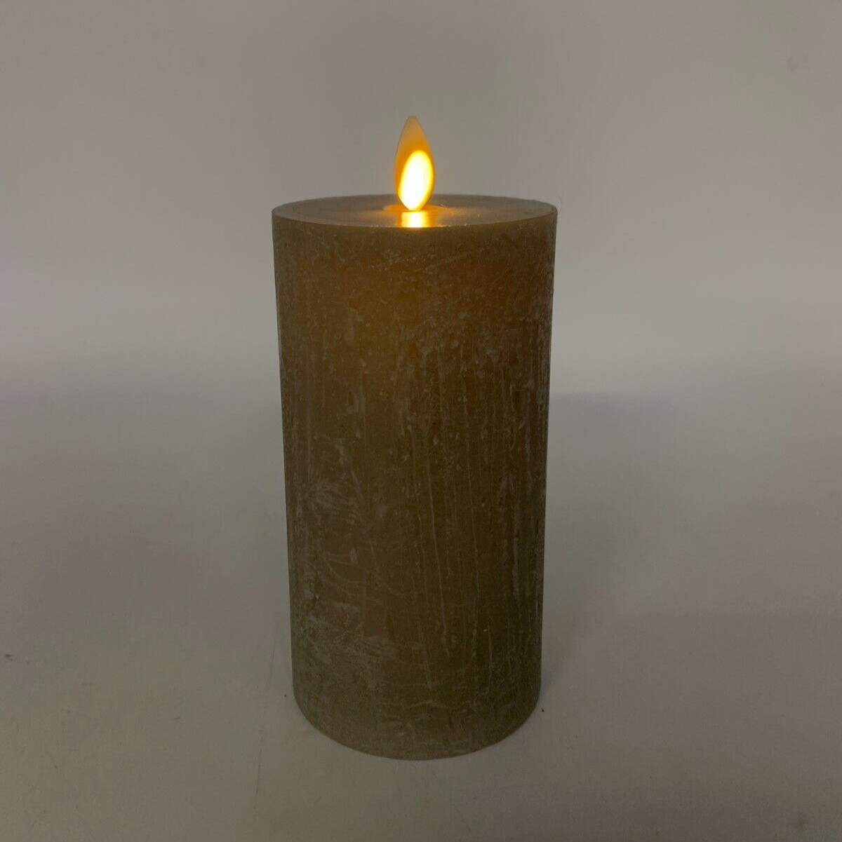 Pottery Barn Premium Flickering Flameless Wax Pillar Candle Dove 3 x 6 in #9085T