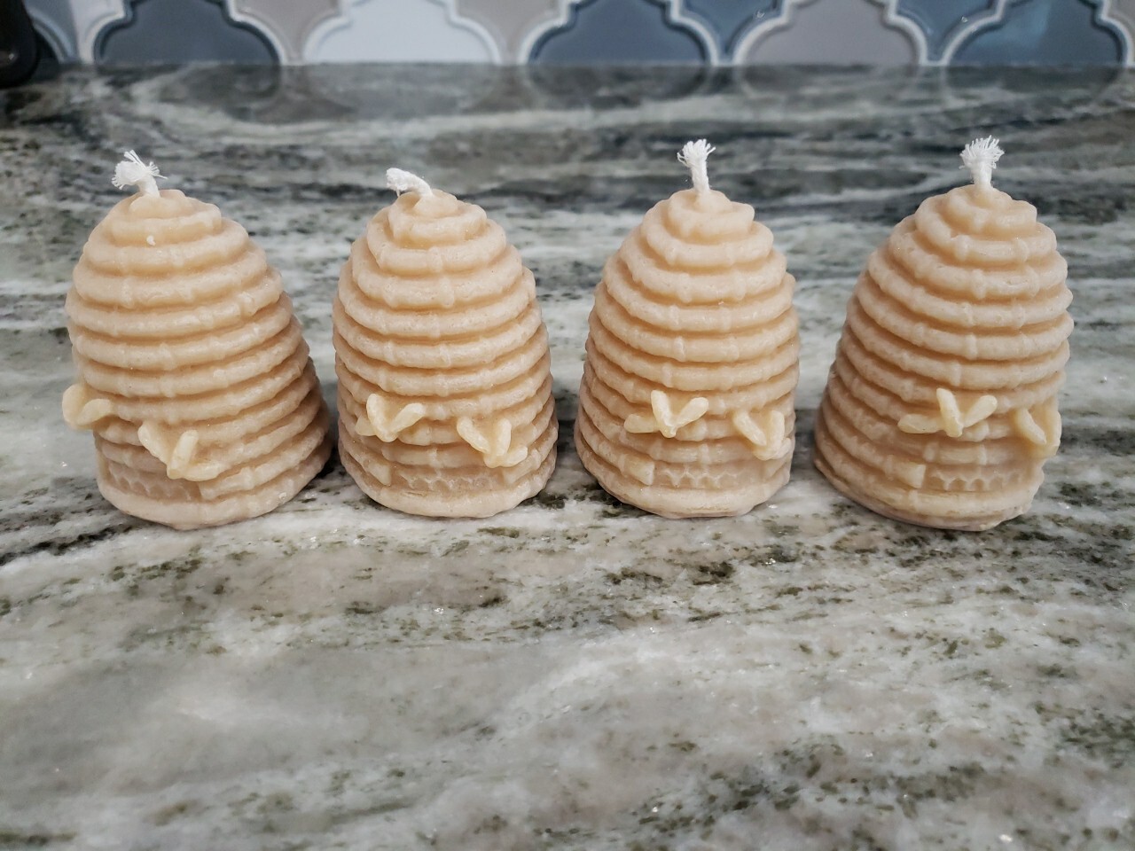 Lot 4 Pure Canadian Canada Beeswax Candles 3″ Bee Hive Skep Shape Cotton Colony