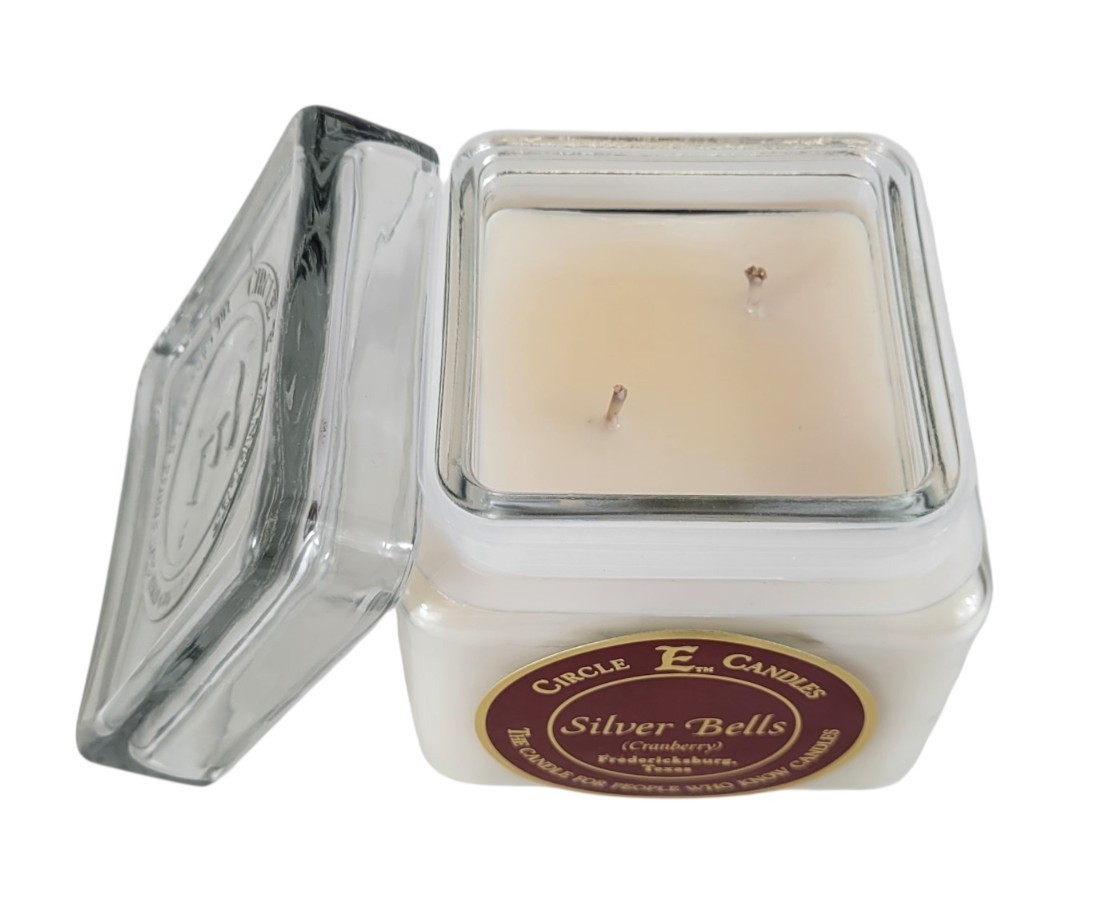 Circle E Candle Silver Bells Cranberry Orange 28 oz Burns 165 Hours Double Wick
