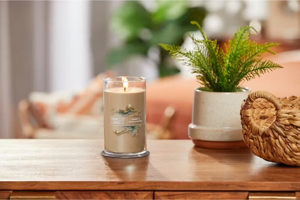 Yankee Candle Amber & Sandalwood Medium Pillar Candle 14.25oz 1632955 Soy Wax