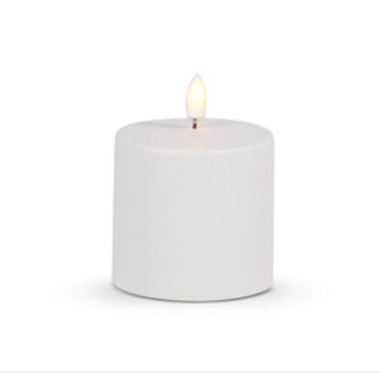 INDOOR/OUTDOOR WHITE PILLAR CANDLE 3 x 3′ Realistic Flame 4532926 Remote Ready