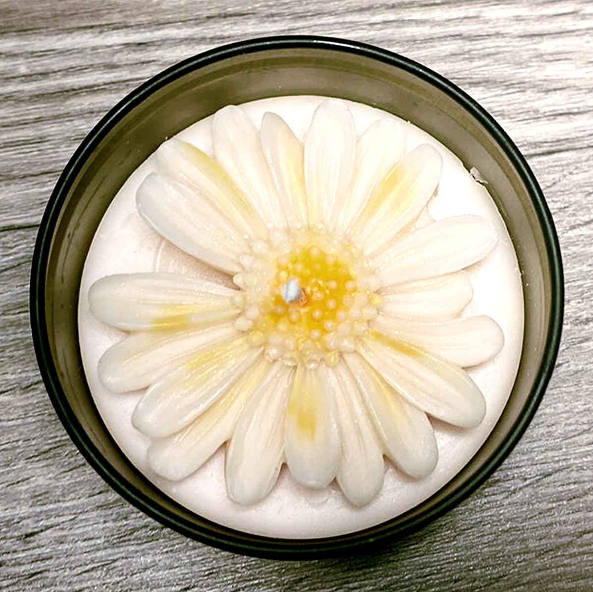 Handmade Flower Candles Made From Soywax In 4oz & 2oz Tins – Lightly Scented