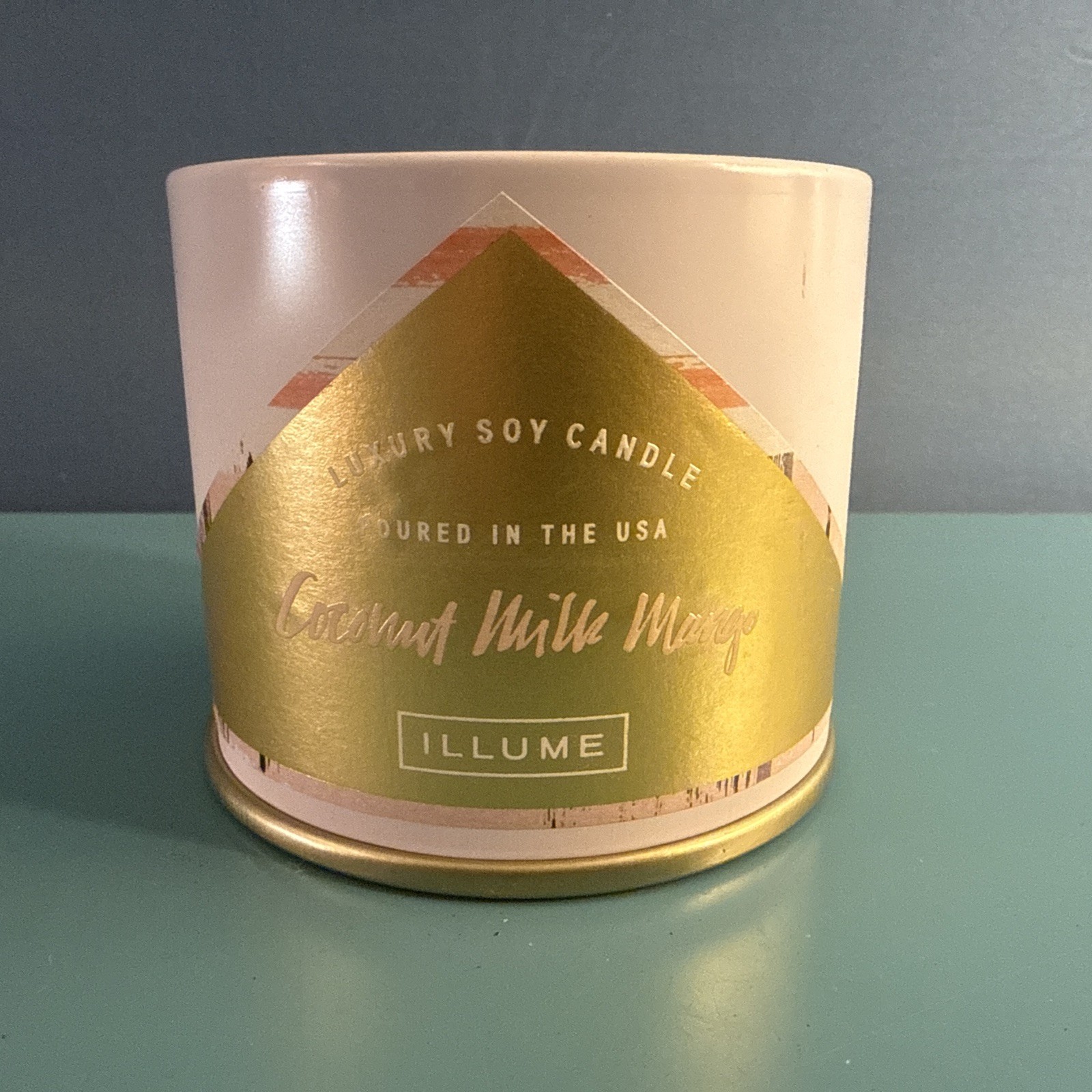 Illume luxury soy Candle Coconut Milk Mango Hand poured New Tin Nordstrom