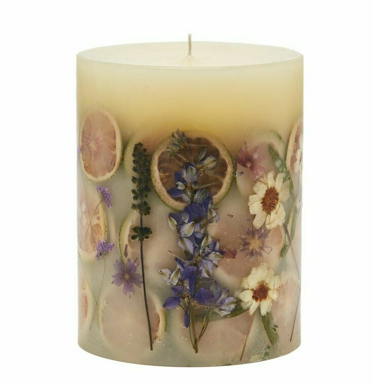 ROSY RINGS, ROMAN LAVENDER LUXURY BOTANICAL CANDLE, 5.5″ TALL, 120 HRS, NEW
