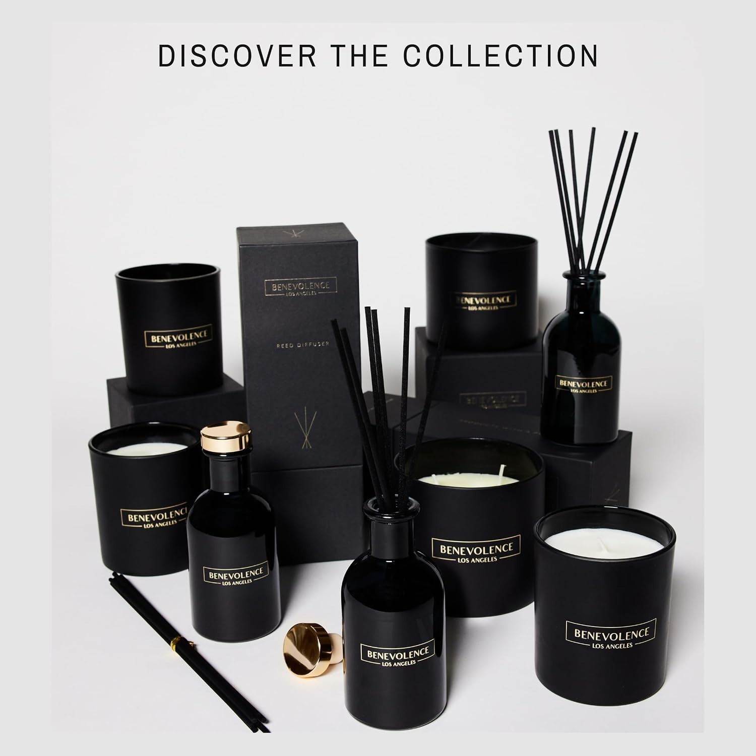 Luxury 8oz Oud Wood Candle in Matte Black Jar – Aromatherapy for Home Decor