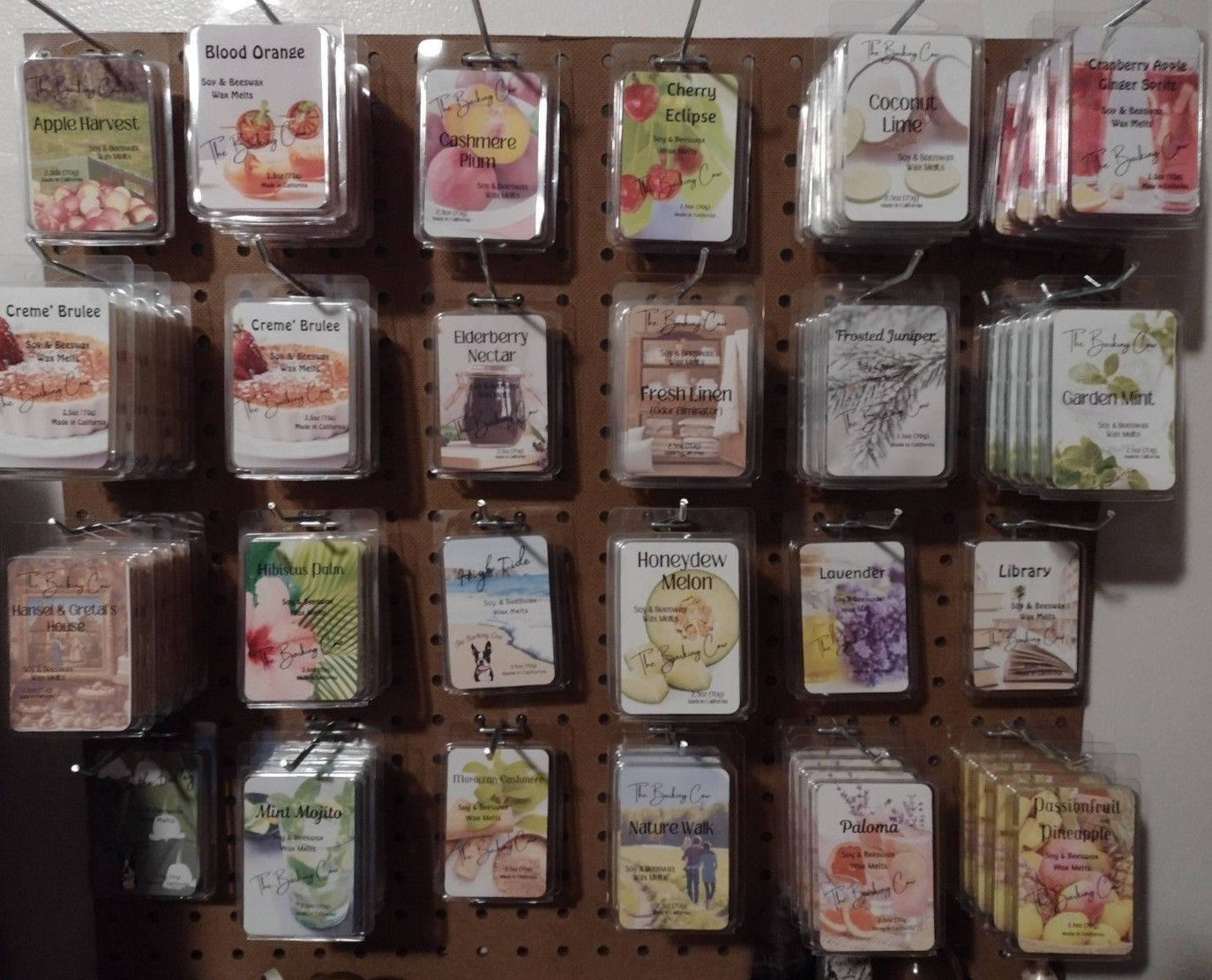 Handmade Scented Wax Melts in a Clamshell Soy & Beeswax Premium Fragrance Oils