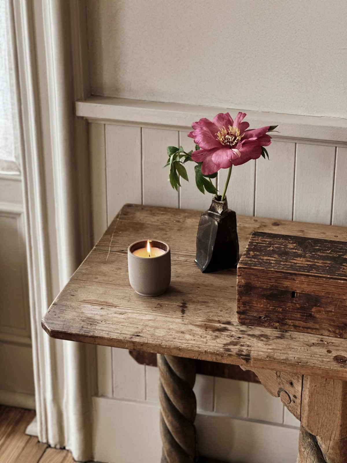 Luxury Scented Candle, 60-Hour Burn Time, Soy Wax Blend & Organic Cotton Wick…