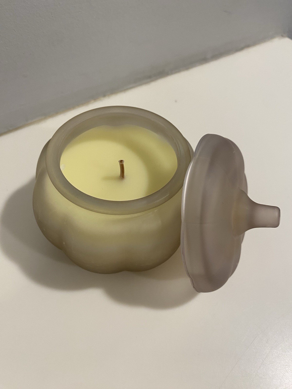 Threshold Vanilla Pumpkin 4 Oz Candle Fall Scent Cozy Autumn Halloween