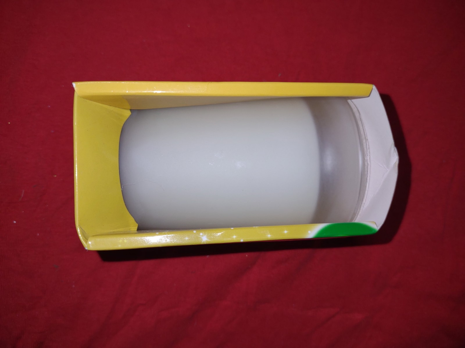 Air Wick Enchanted Holiday Candle Frosted Vanilla Cupcake Delight Color Changing
