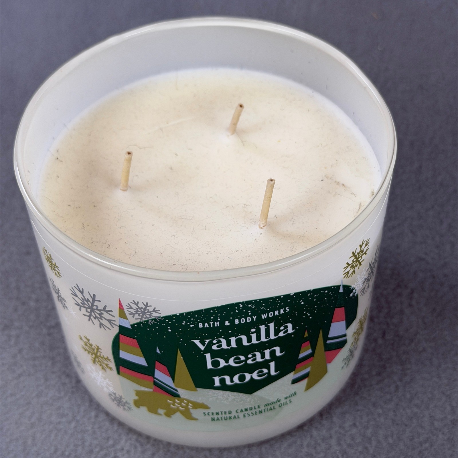 Bath & Body Works Vanilla Bean Noel 3-Wick Scented Candle 14.5 oz Holiday White