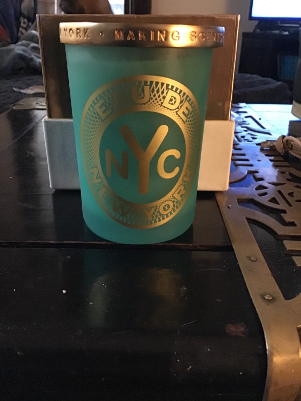 Bond no 9 eau de new york candle 6.4oz NEW no box top