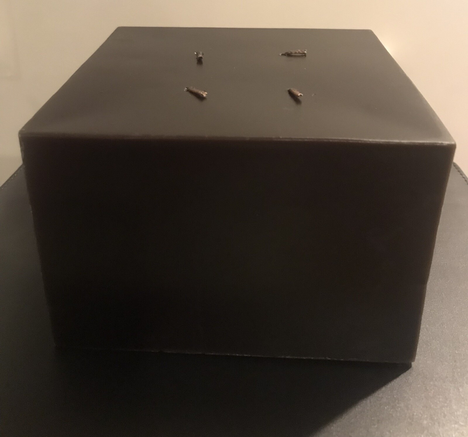 Donna Karan Black 4-wick Candle ESSENCE 3 Wenge NEW IN BOX DISCONTINUED RARE!