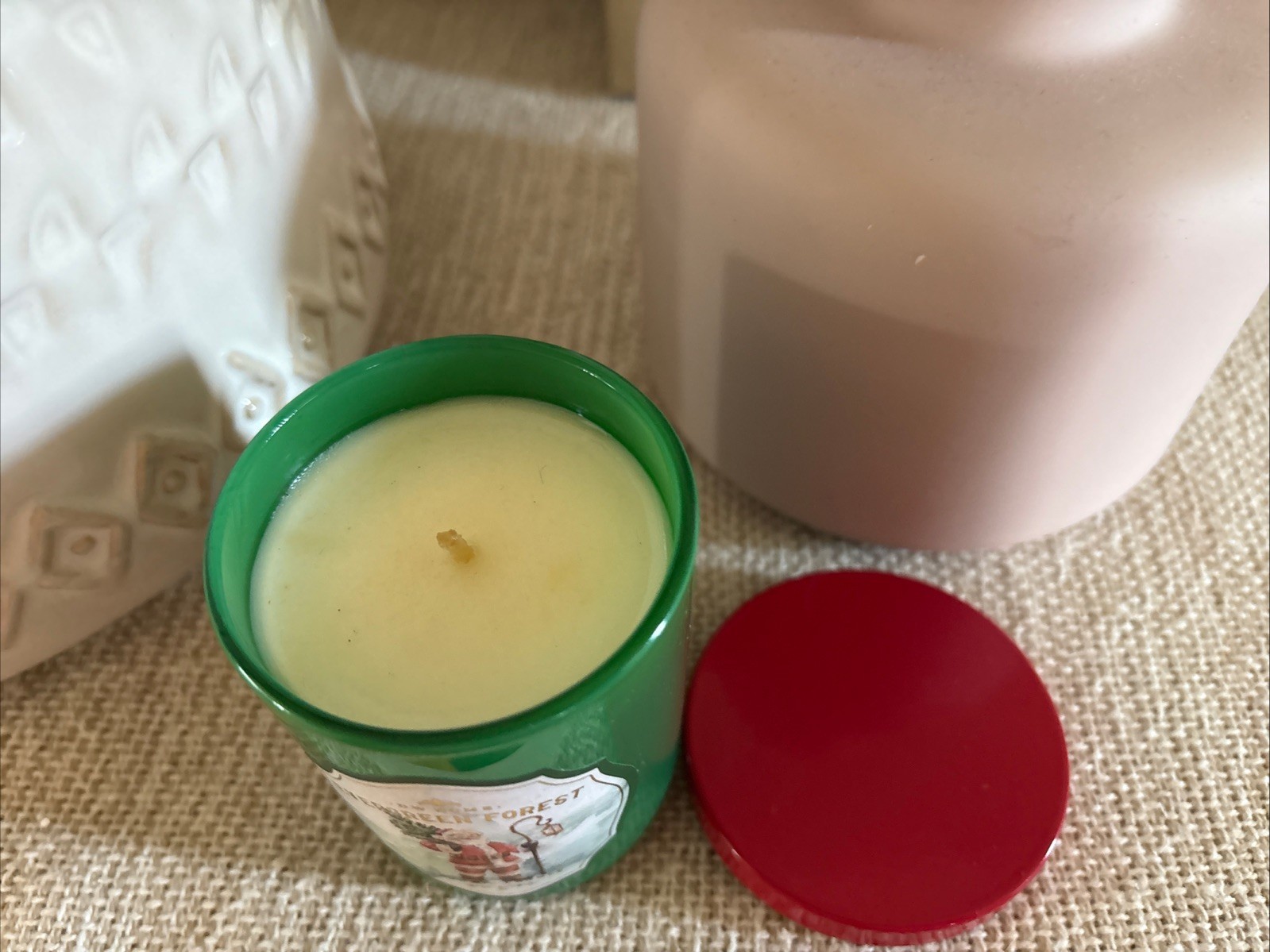 DW Home Evergreen Forest Candle Single Wick Green Red Jar Primitive 3.8 oz NEW