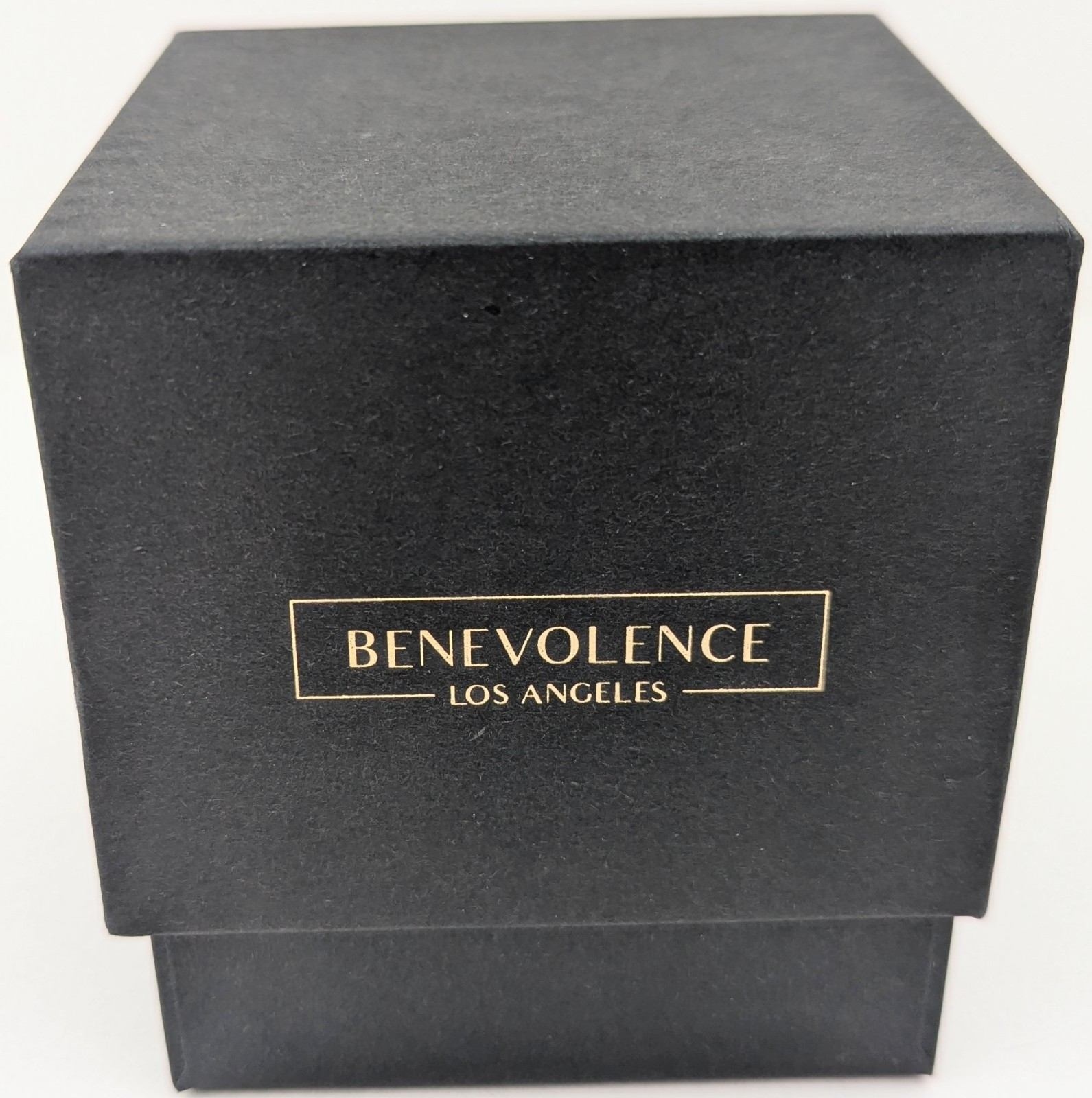 Benevolence Los Angeles Candle Rose & Sandalwood 220g/7.75oz. New In Box