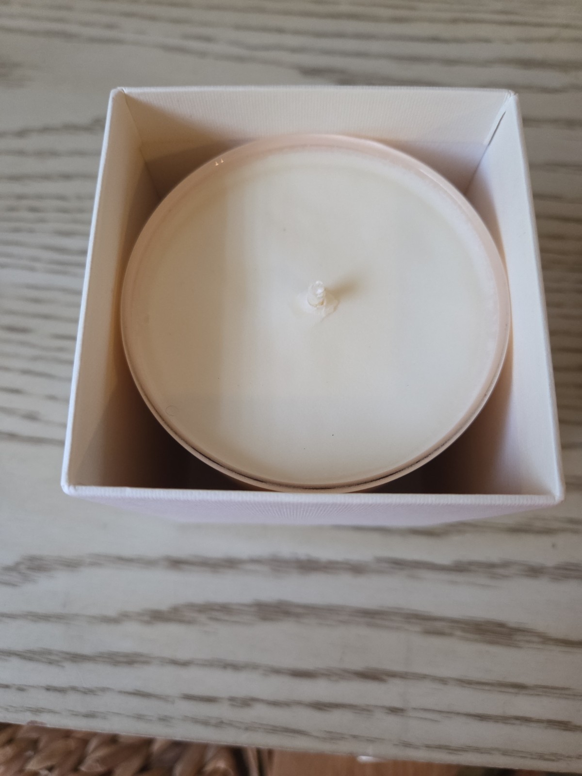 Hotel Lobby “Linen” Hand Poured Soy Candle New Open Box