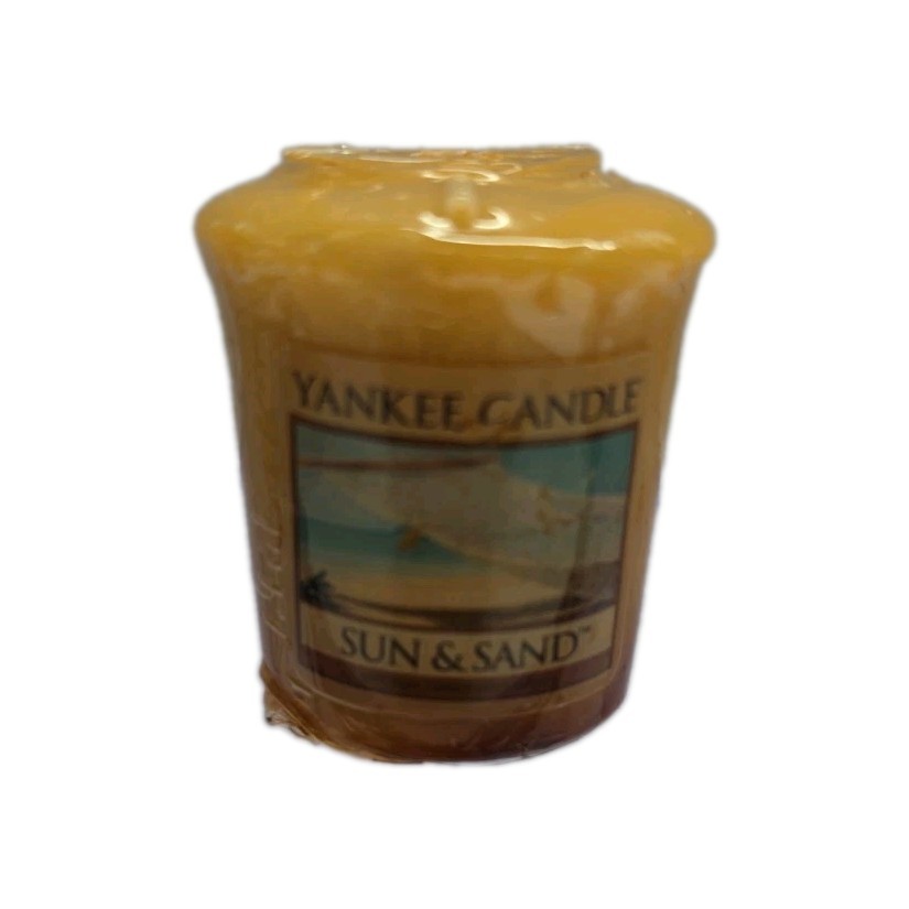 Yankee Candle Sun and sand Votive Candle 1.75 oz New Retired