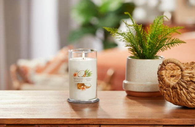 Yankee Candle Coconut Beach Pillar Candle 14.25oz – coconut, pineapple, vanilla