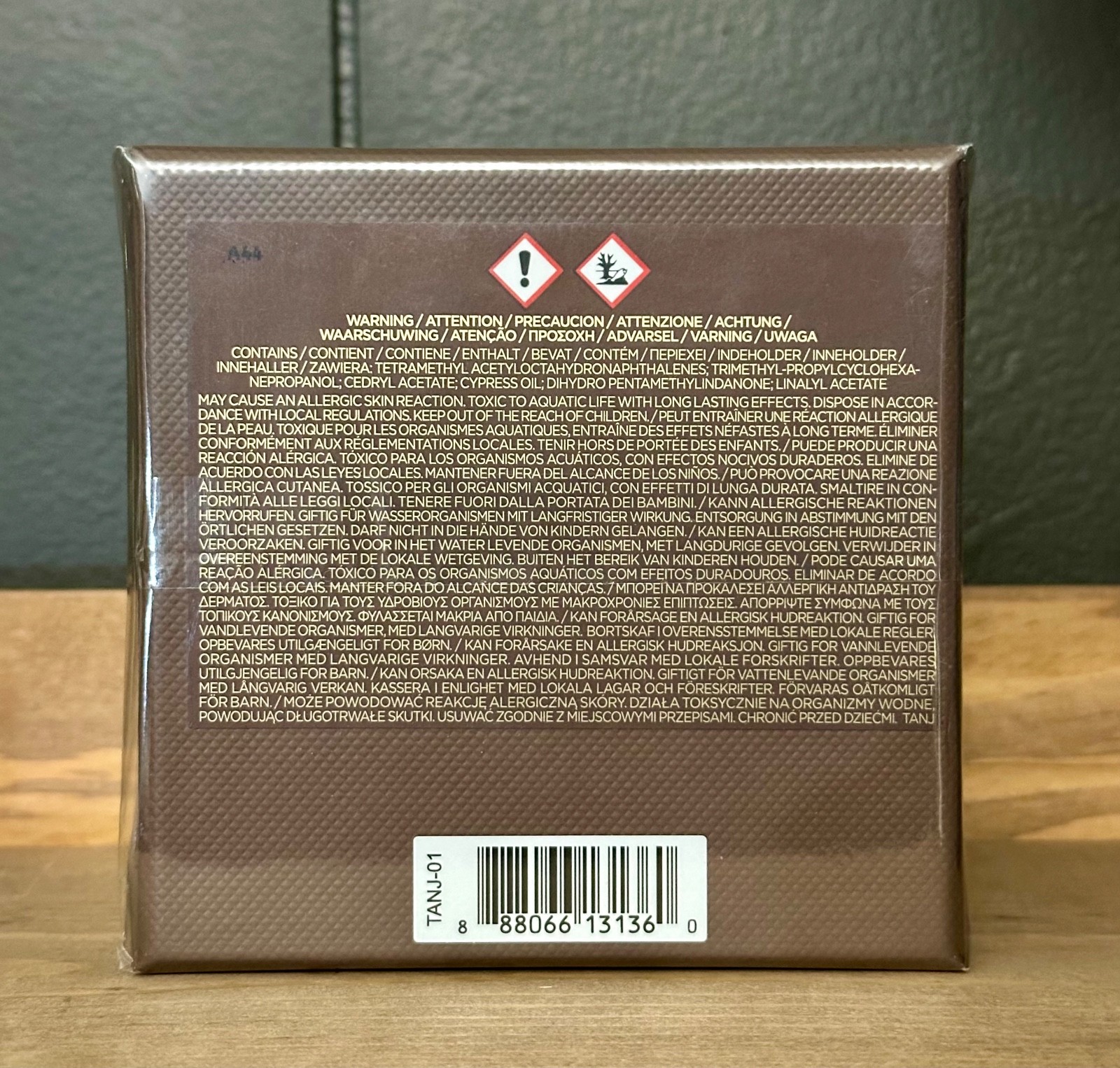 Tom Ford Candle – EBENE FUME – 6.2oz / 2.25″ – NEW In Sealed Box – Luxury Candle