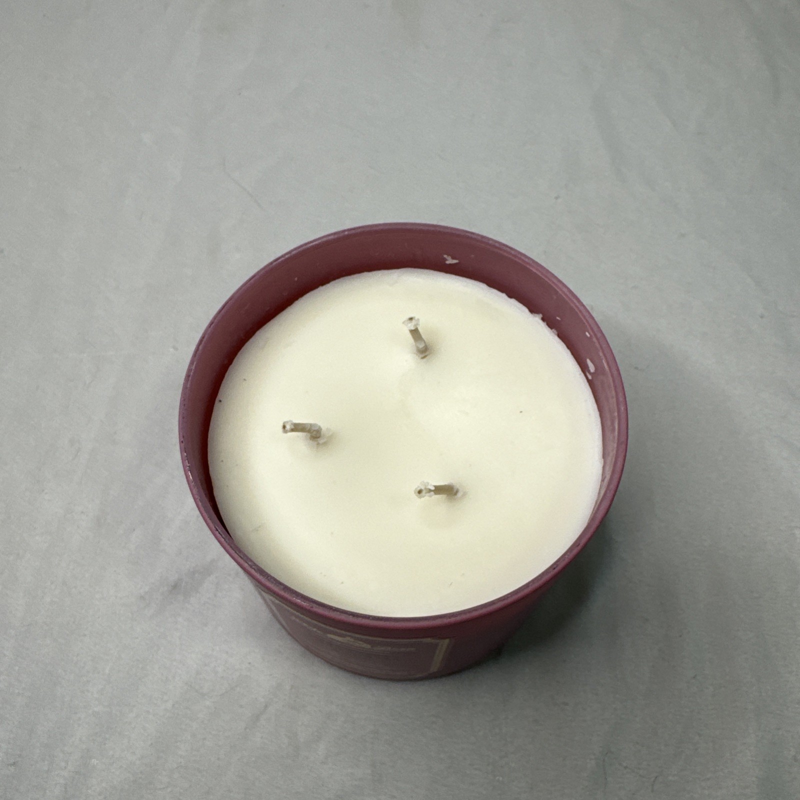Bath & Body Works Rose Water and Ivy 3 Wick Candle 14.5 oz Jar White Barn