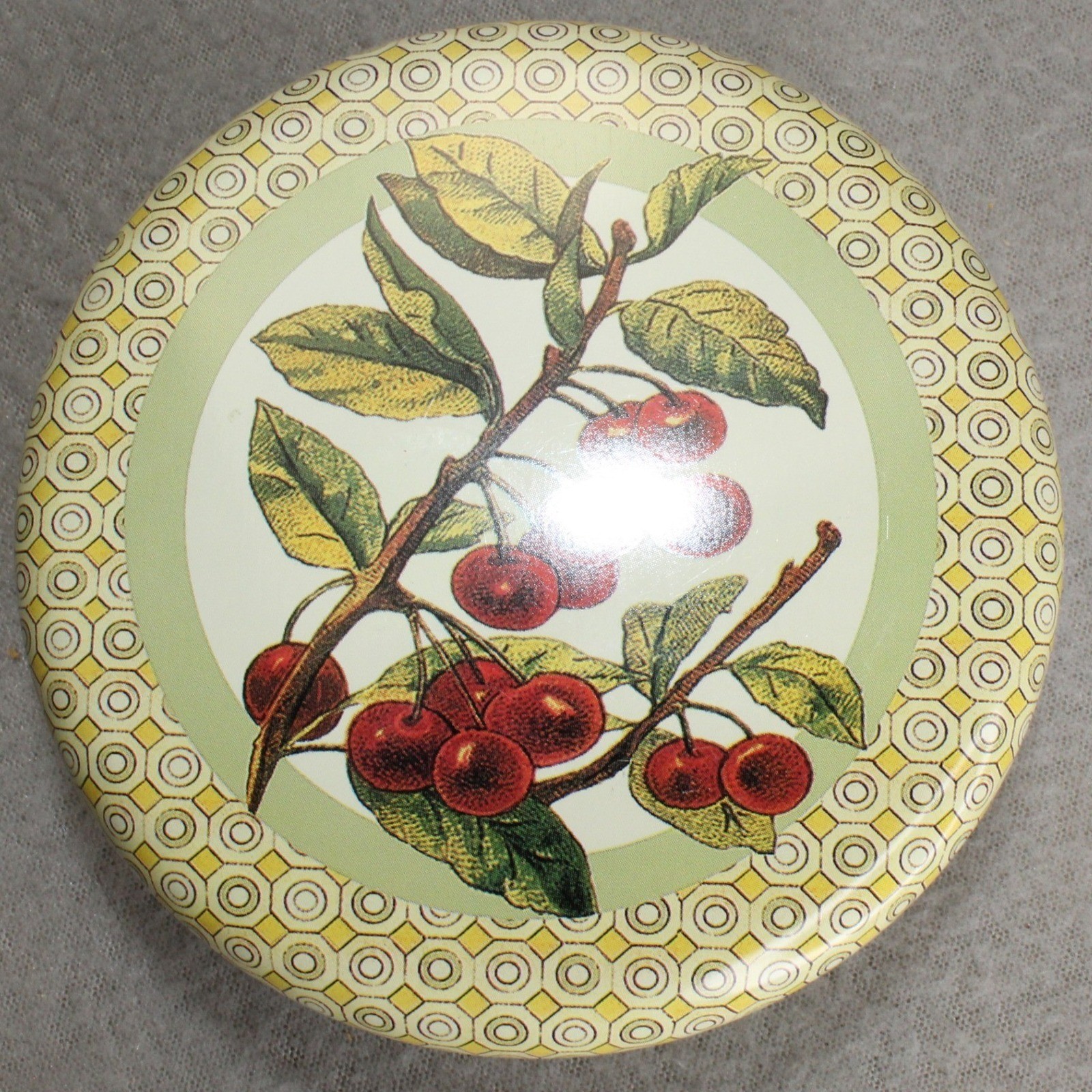 Hallmark Scented Candle Tin Red Mulberry Botanical Berry Round Decorative 6oz