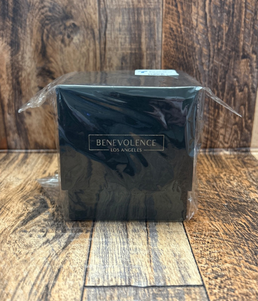 Benevolence Los Angeles Candle Rose & Sandalwood 220g/7.75oz. New In Box T1