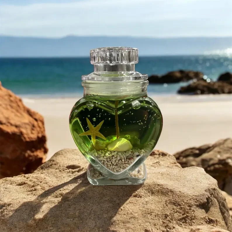 Ocean-Themed Heart/Square Gel Candle with Starfish, Seashells, and Sand – Beach-