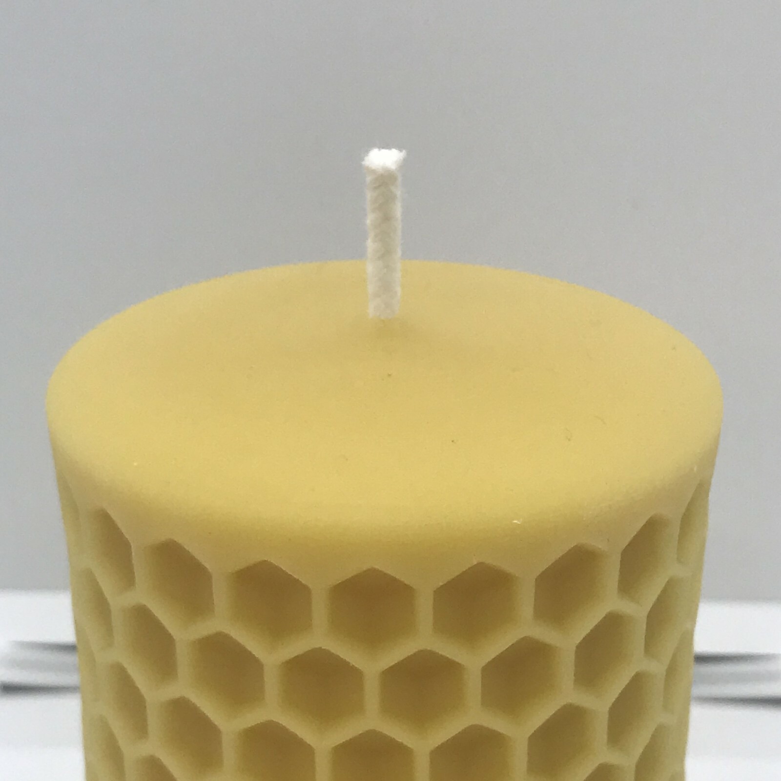 100% Pure Natural Handmade Beeswax Candles Bees wax Pillar 2.5 x 4 Inches Yellow