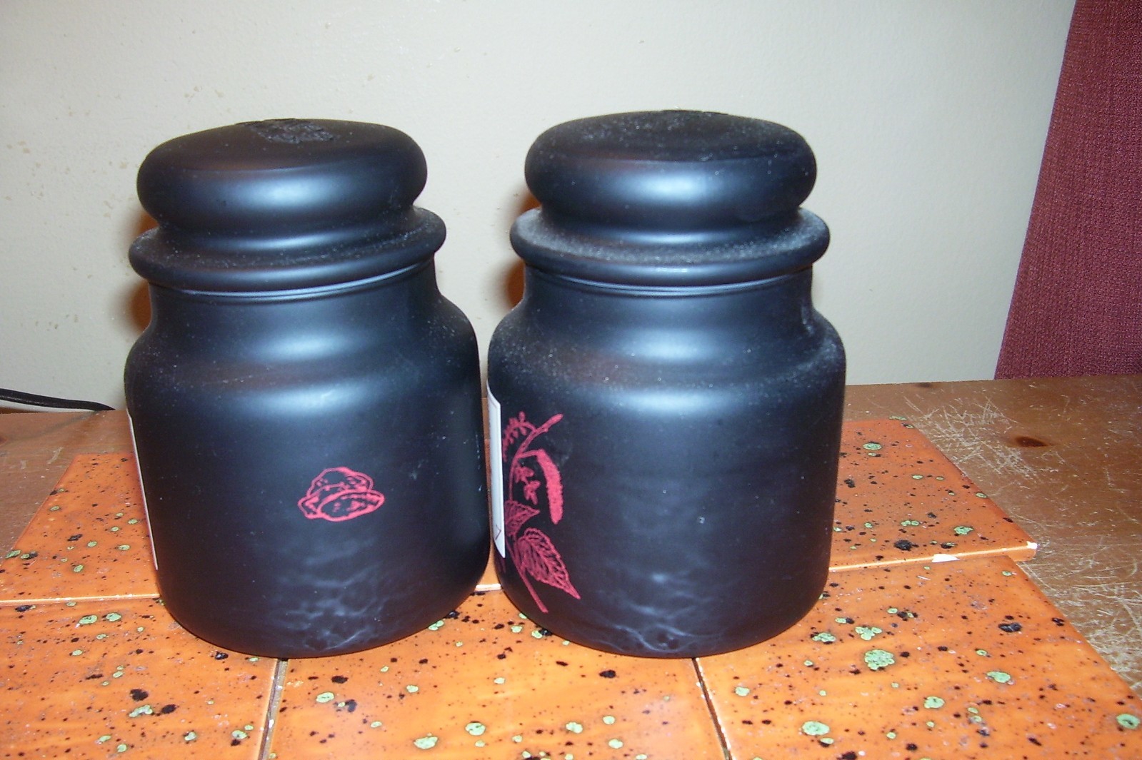 yankee candle 2-14.5oz JARS GOLDEN AMBER-BLACK JARS-RED ETCHING-REMOVABLE LABEL