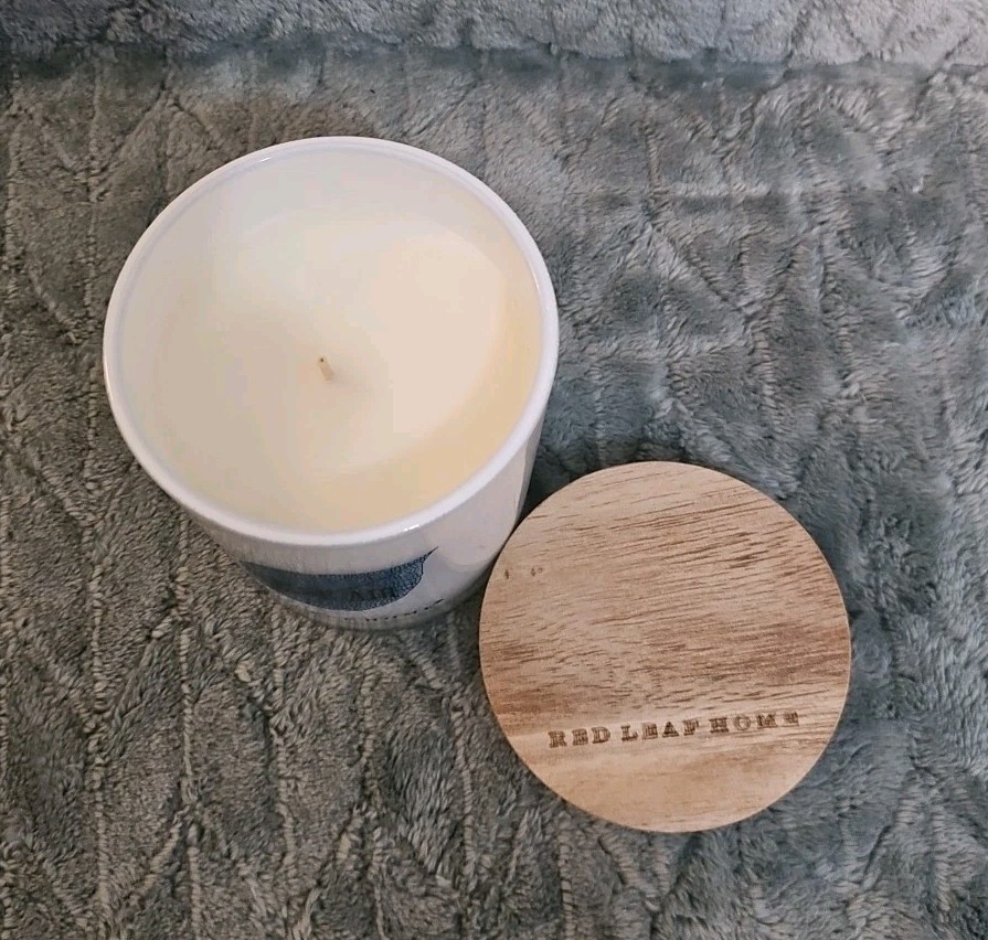 Red Leaf Home Jar Candle W/ Wood Lid” Alpine Air” 11oz. Made Thailand New Rare