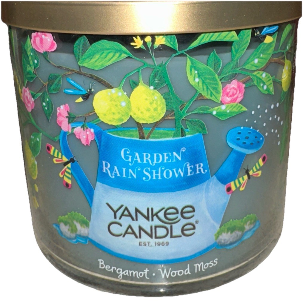 Yankee Candle Into The Garden- Garden Rain Showers 3Wick Bergamot & Wood Moss