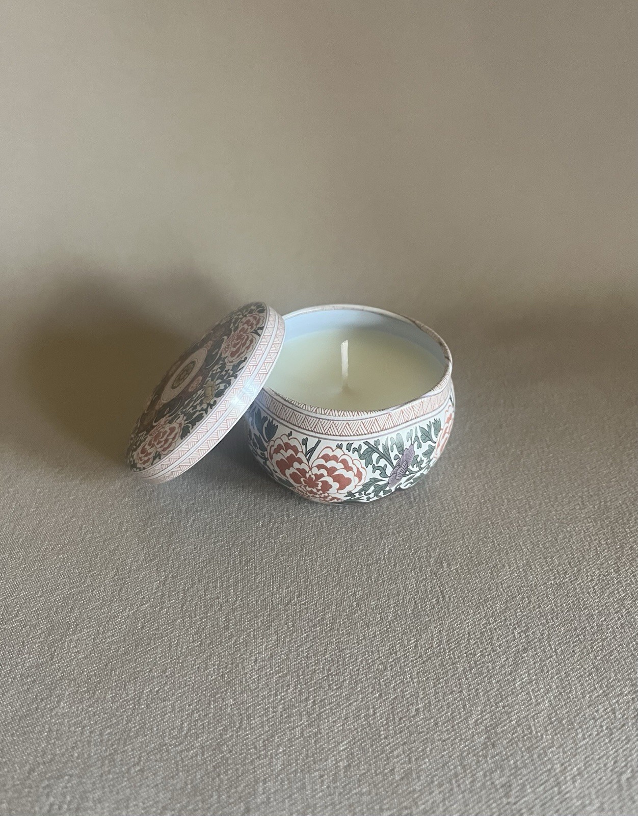 Amorxiao Duftkerzen 2.5 Oz. Coco Cake Scented Soy Wax Candle In Tin, 2 1/2”, New