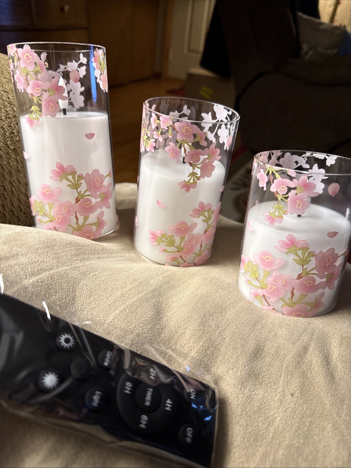 3 Piece LED Flameless Pink Flowers W/green Leaves Candle Set W/black Remote
