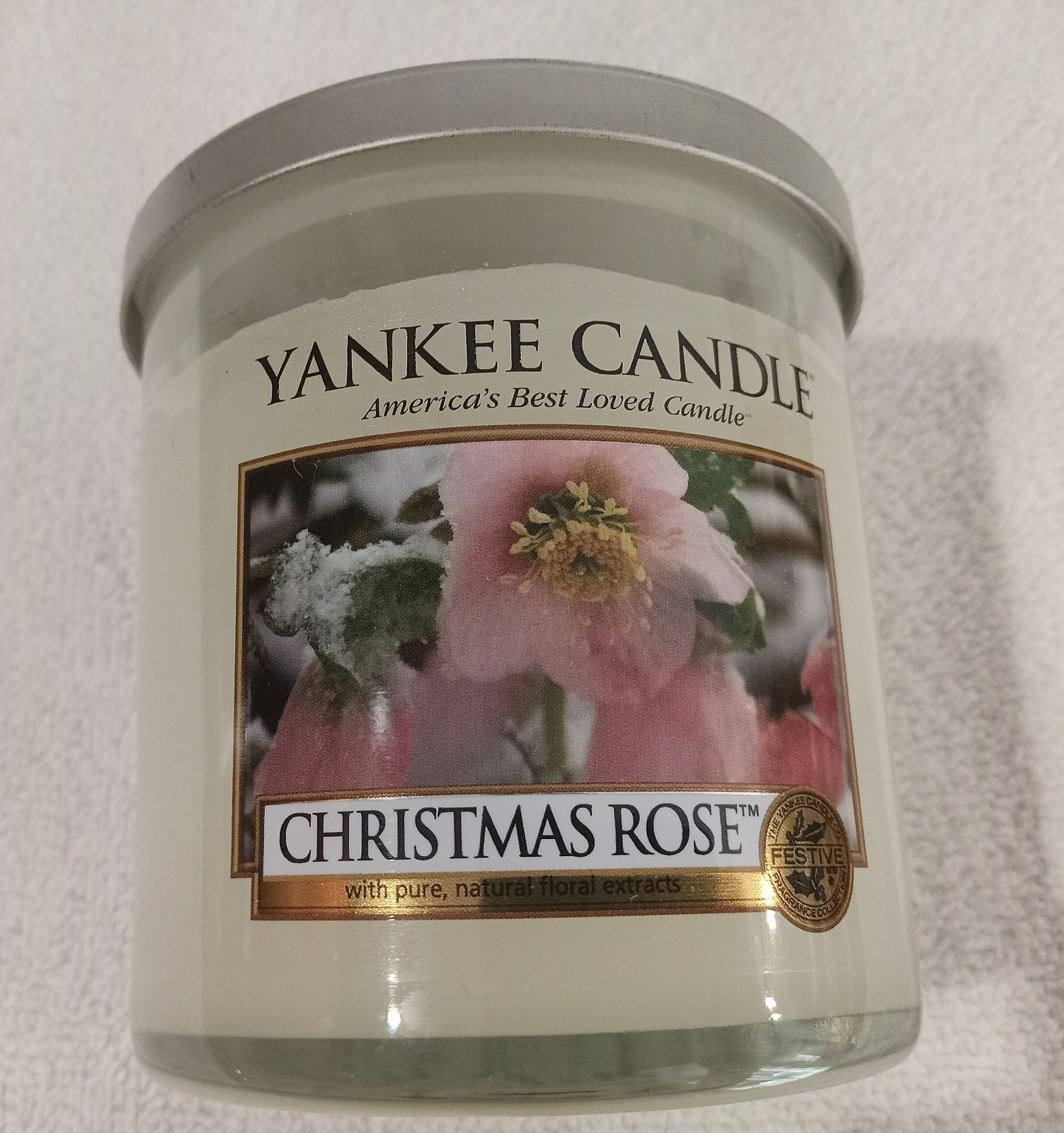 Yankee Candle CHRISTMAS ROSE 7oz Brand New RETIRED Holiday Scent HARD TO FIND