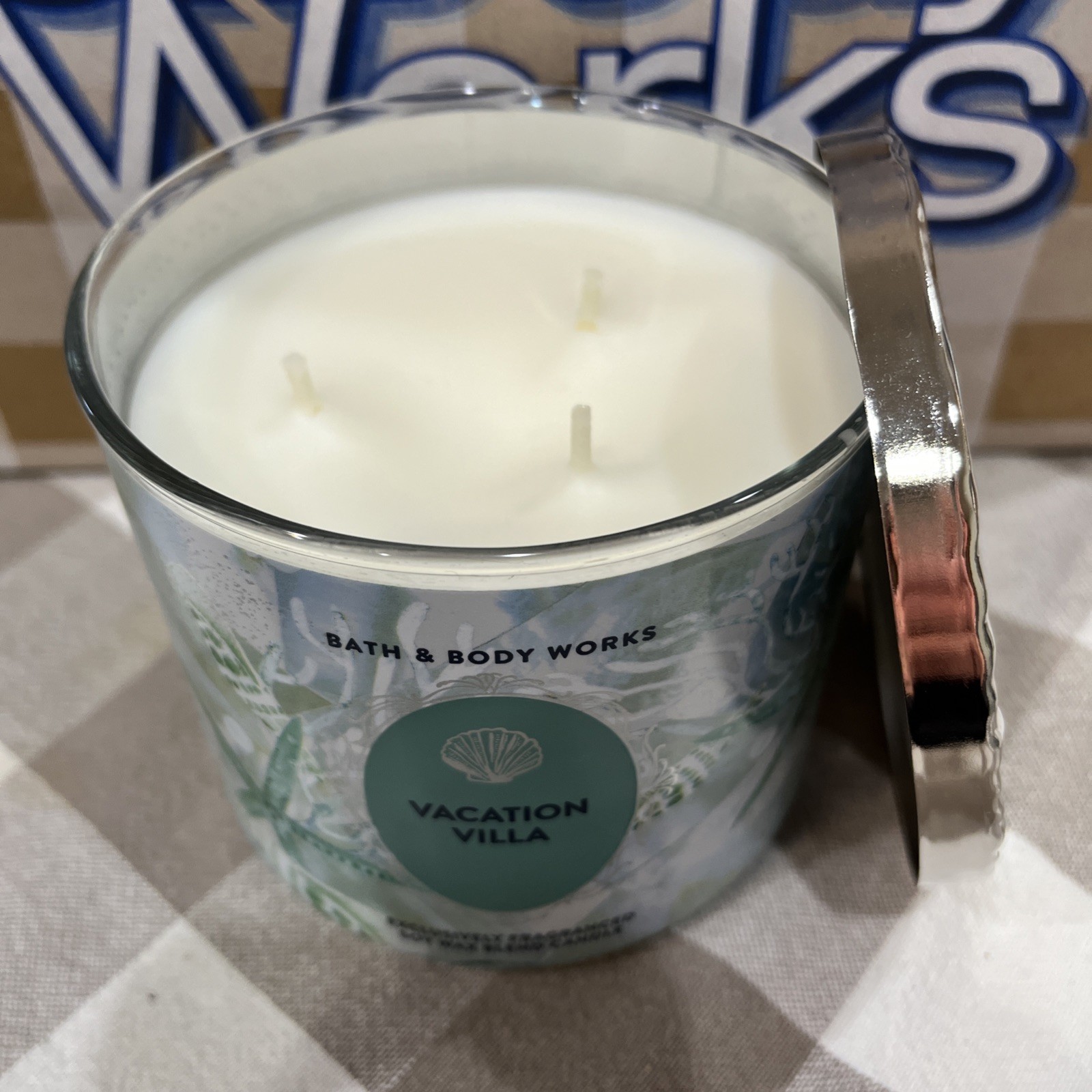 Bath & Body Works VACATION VILLA 🏖️🐚 3 Wick SCENTED Candle 25-45 Hrs DELICIOUS