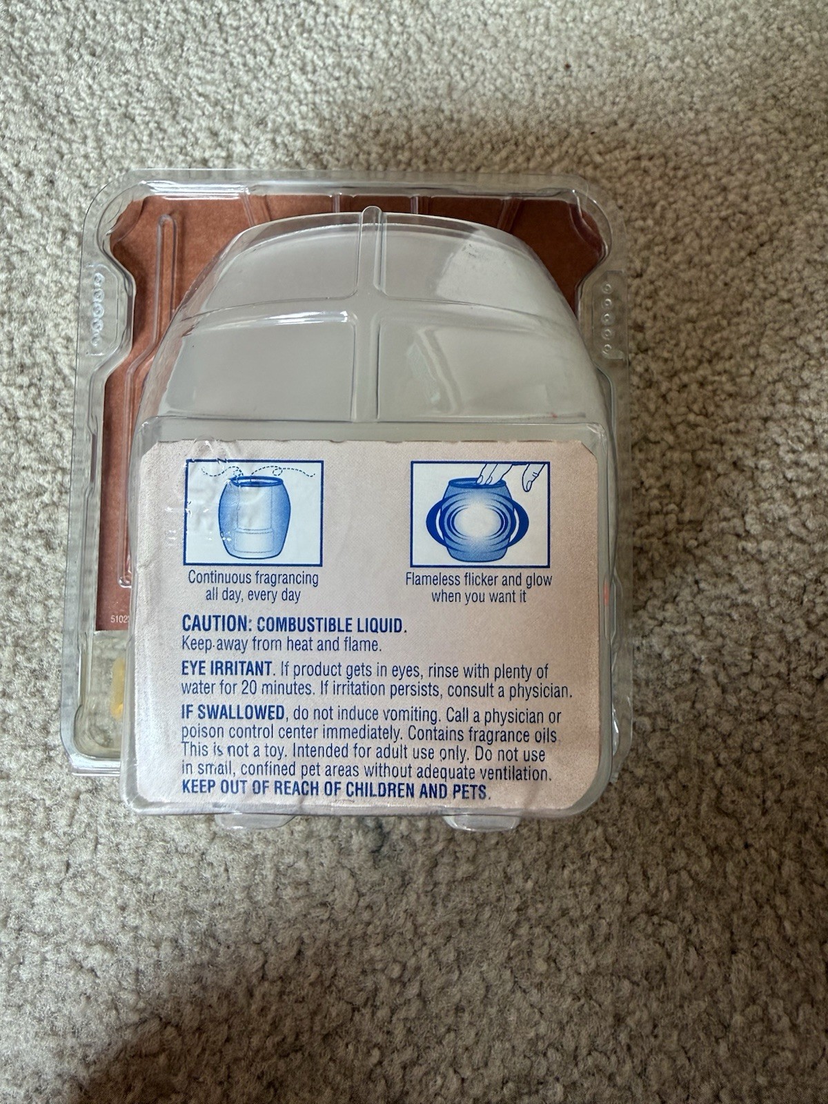 Glade Wisp Flameless Candle French Vanilla Scented & 3 Hawaiian Breeze Refills