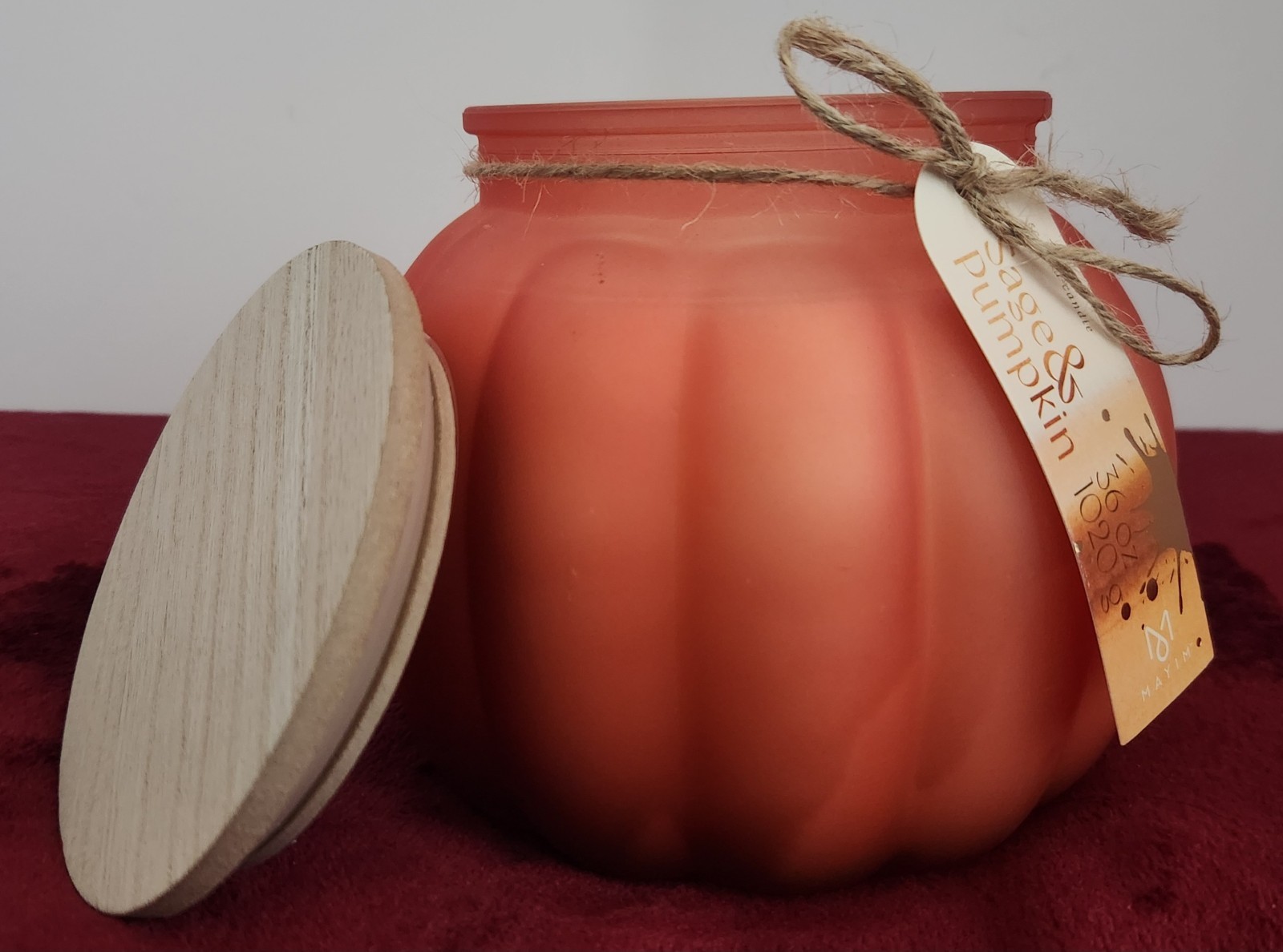 Autumn Fall Halloween Thanksgiving 36oz Candle W/ Wood Lid Pumpkin & Sage. READ