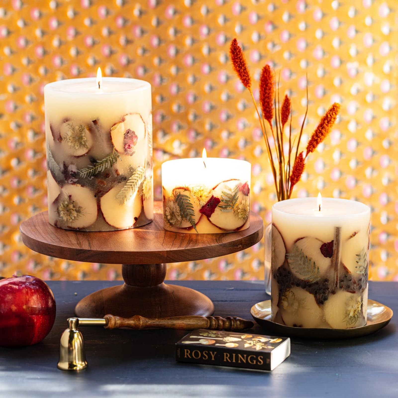 Rosy Rings Medium Round Botanical Candle – Spicy Apple 6.5″ Burn Time 200 Hou…