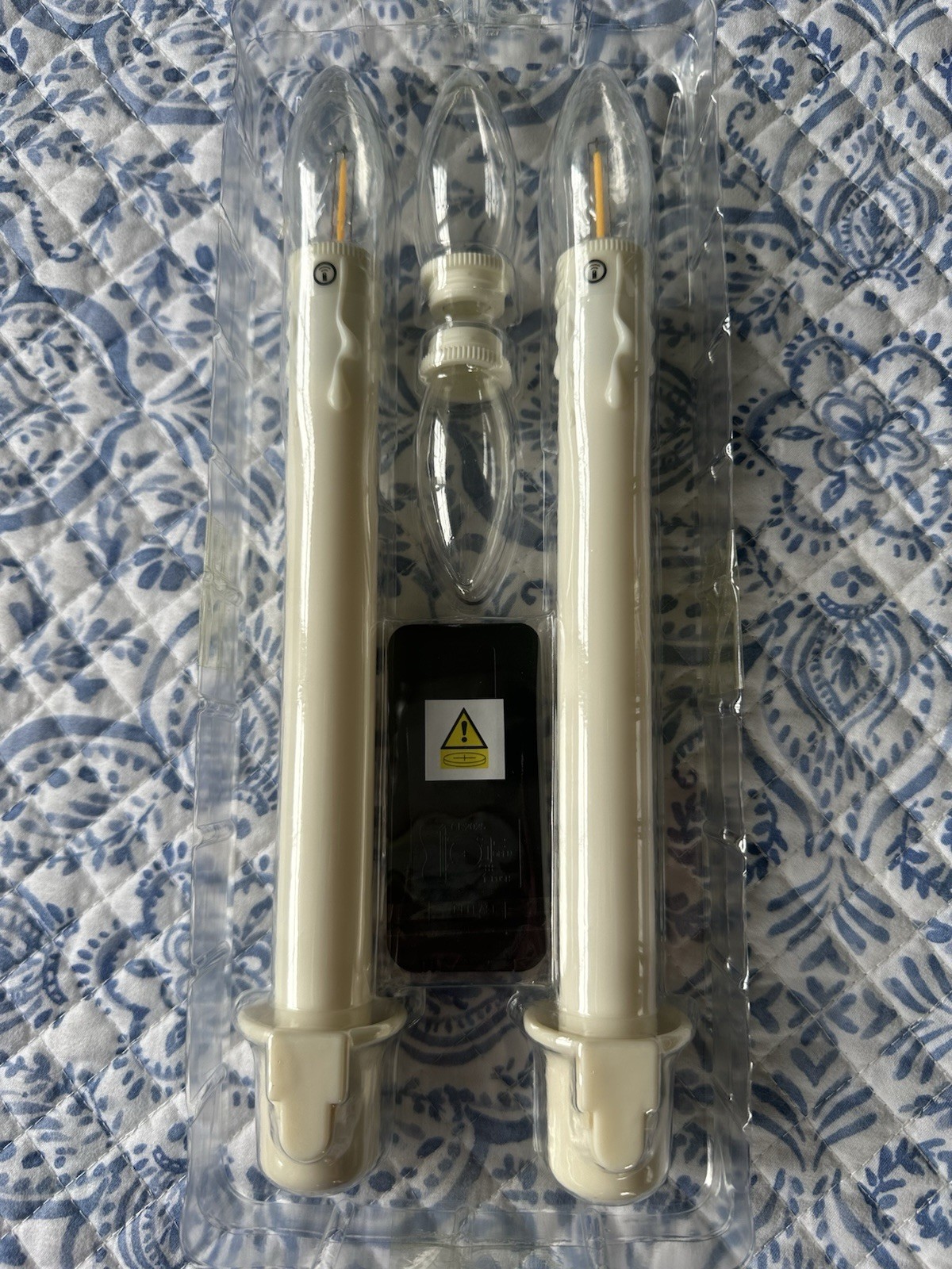 Bethlehem Lights 2 Cordless LED Window Taper Candles With Remote Control/Timer