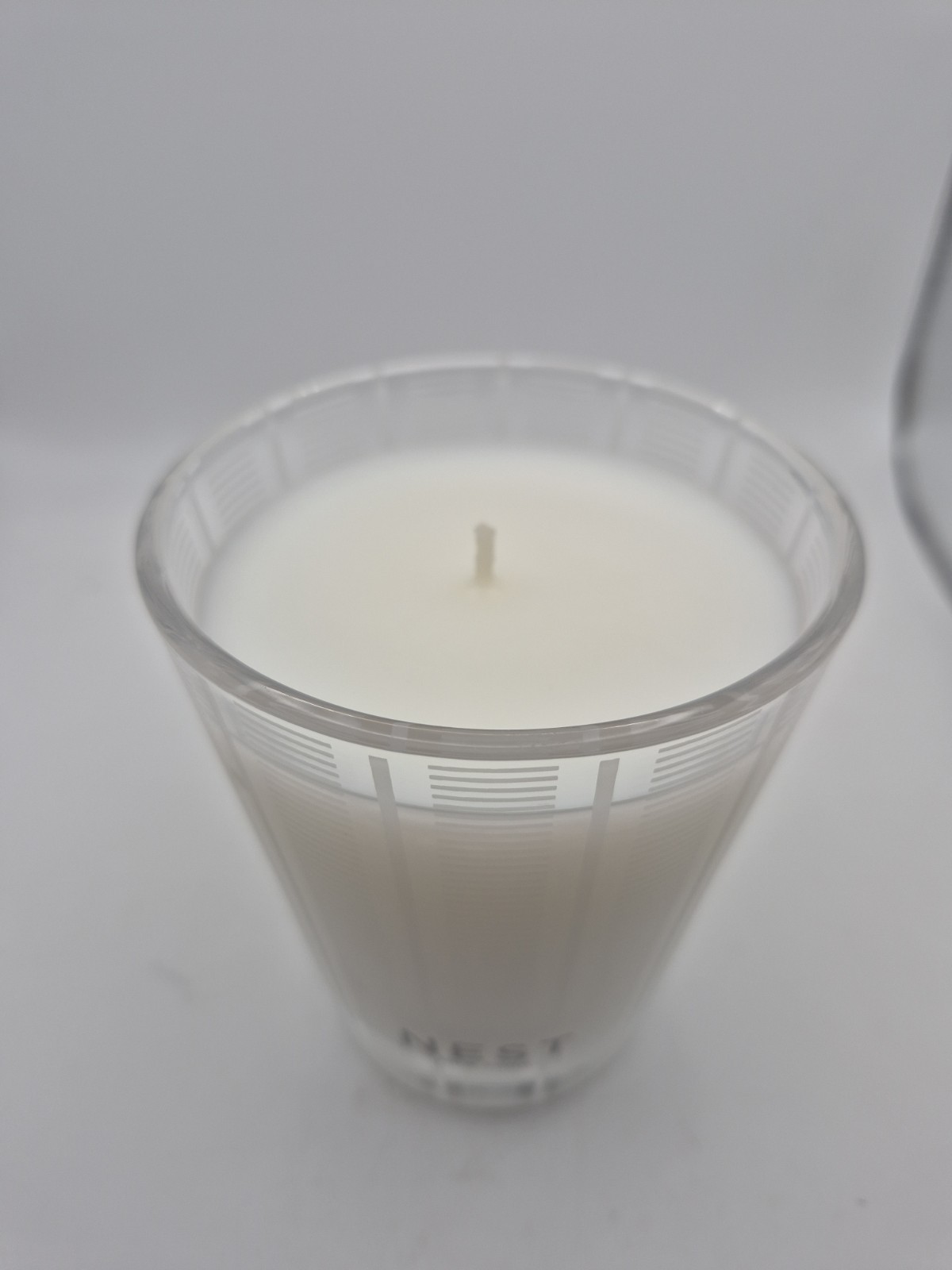 NEST New York Cedar Leaf & Lavender Classic Candle 8.1 oz