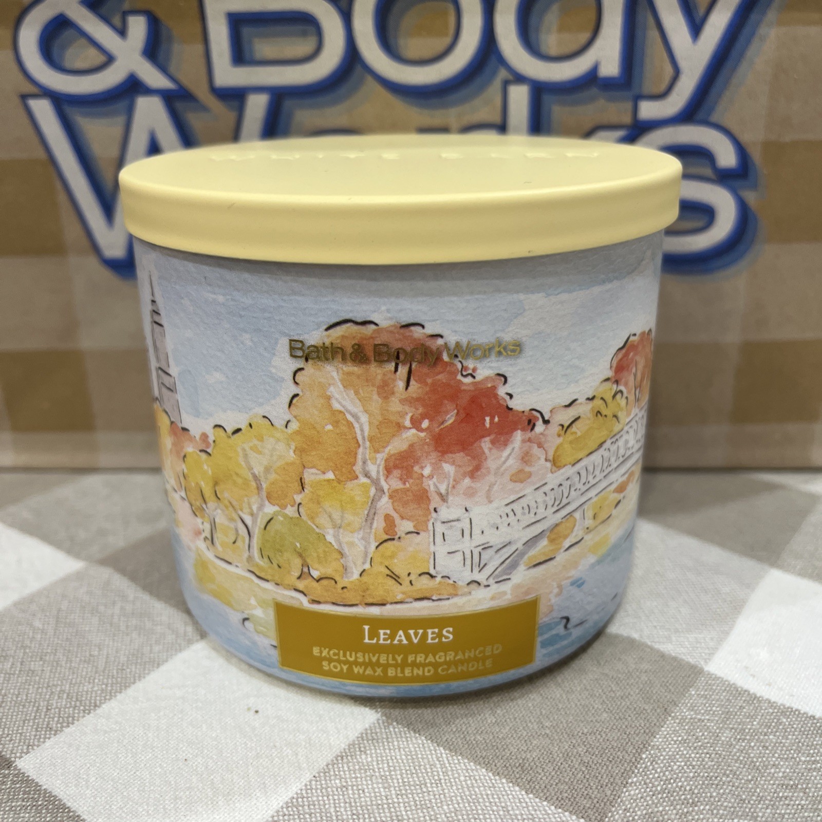 Bath & Body Works LEAVES 🍁🍂 WHITE BARN Scented 3 Wick CANDLE 25-45 Hrs YUM