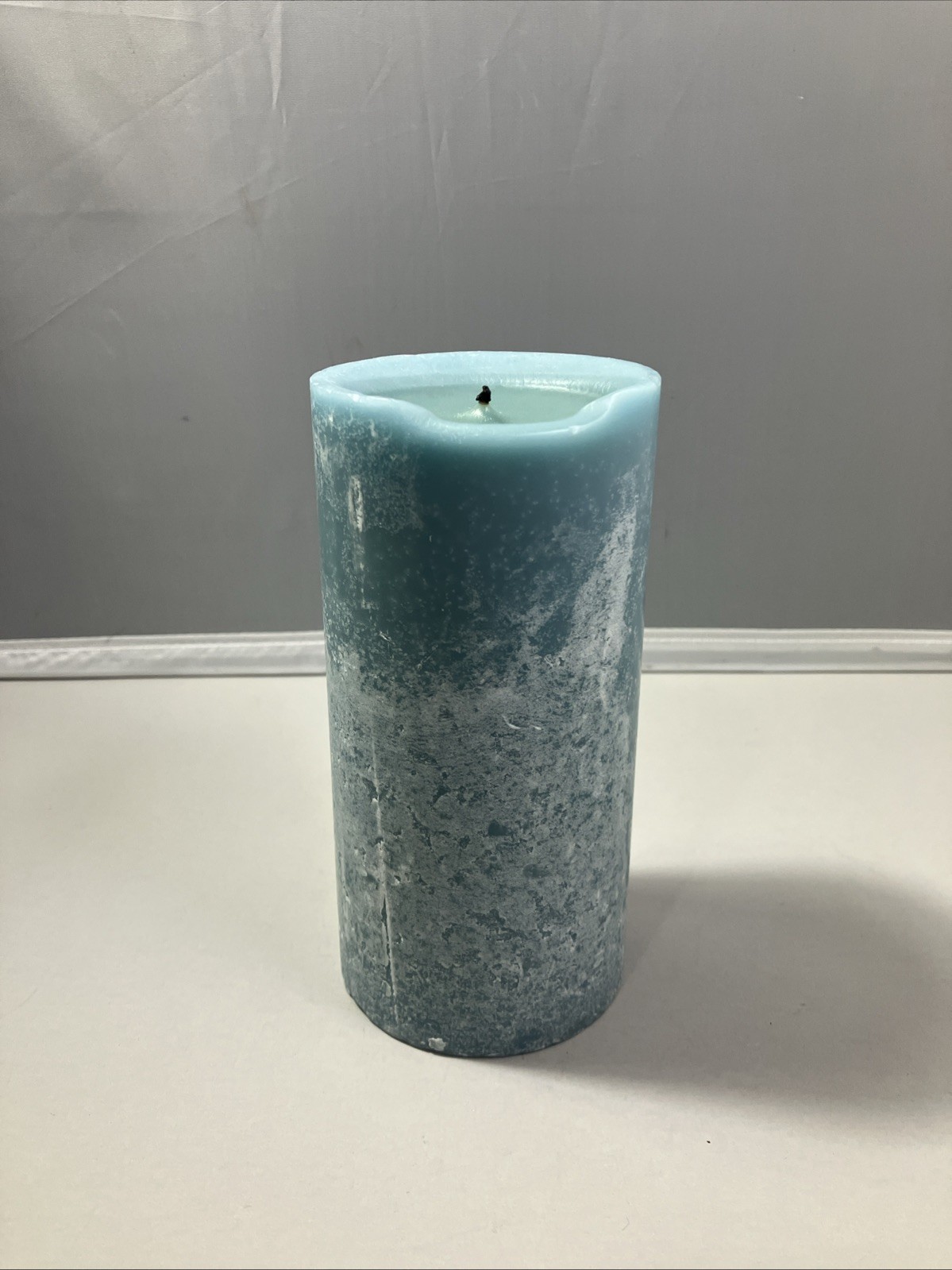 Pier 1 imports Sea Air Collection 3″x6” Scented Pillar Wick Candle Aqua Used