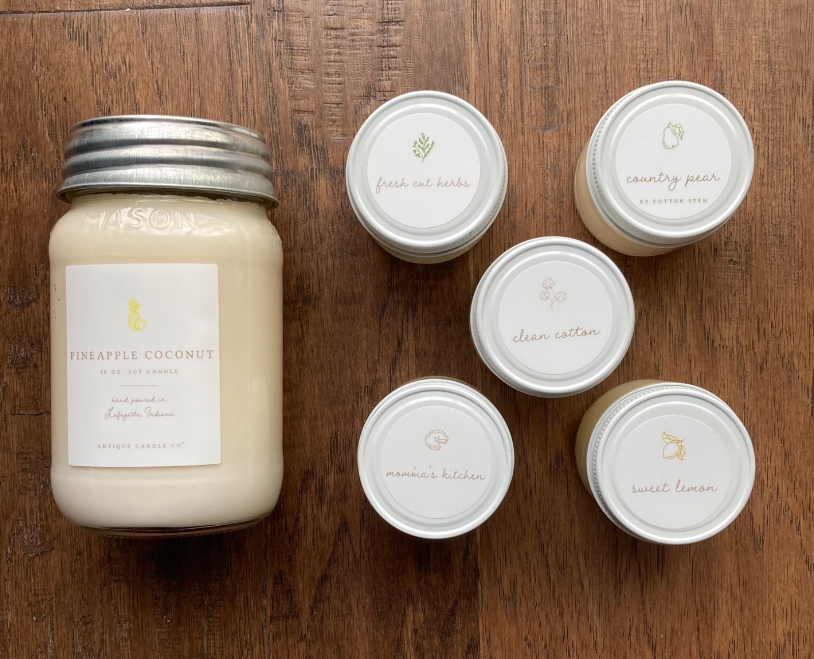 ANTIQUE CANDLE CO. ASSORTED SCENT GIFT BOX 6 CANDLES 1- 16OZ. 5- 2OZ.