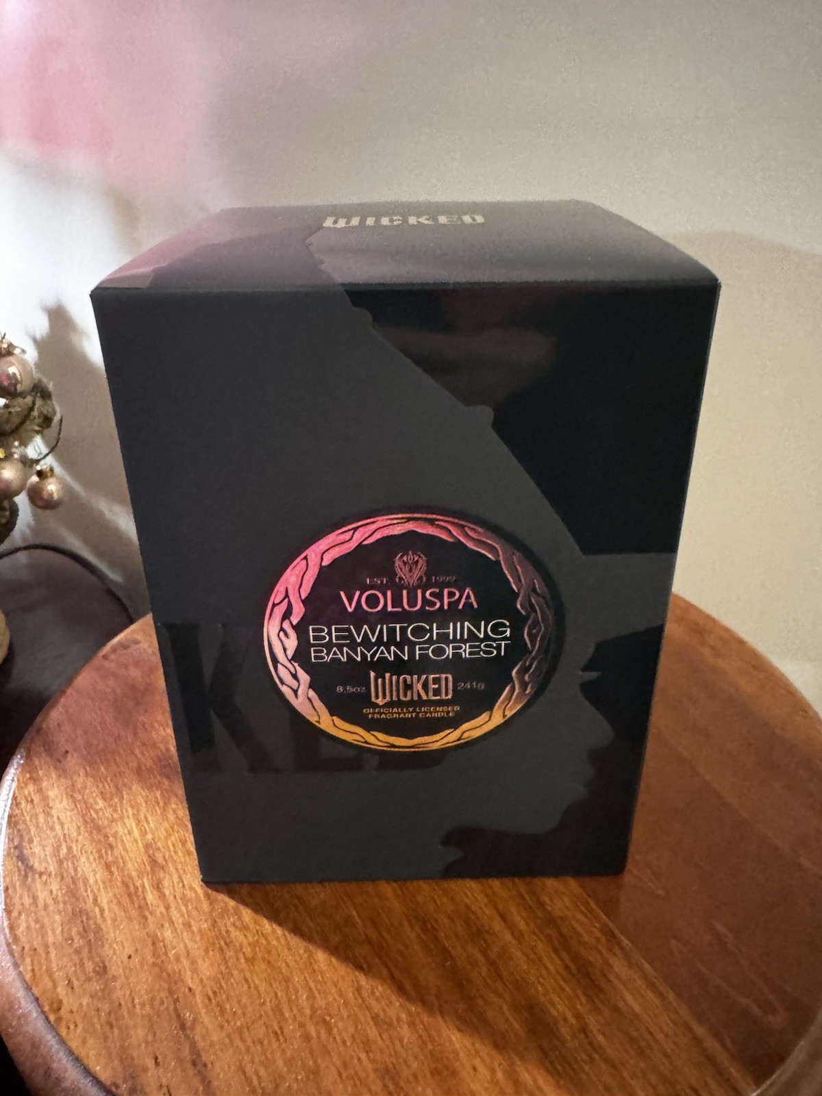 Voluspa Elphaba Wicked Collab Bewitching Banyan Forest Candle 8.50z / 241g NEW
