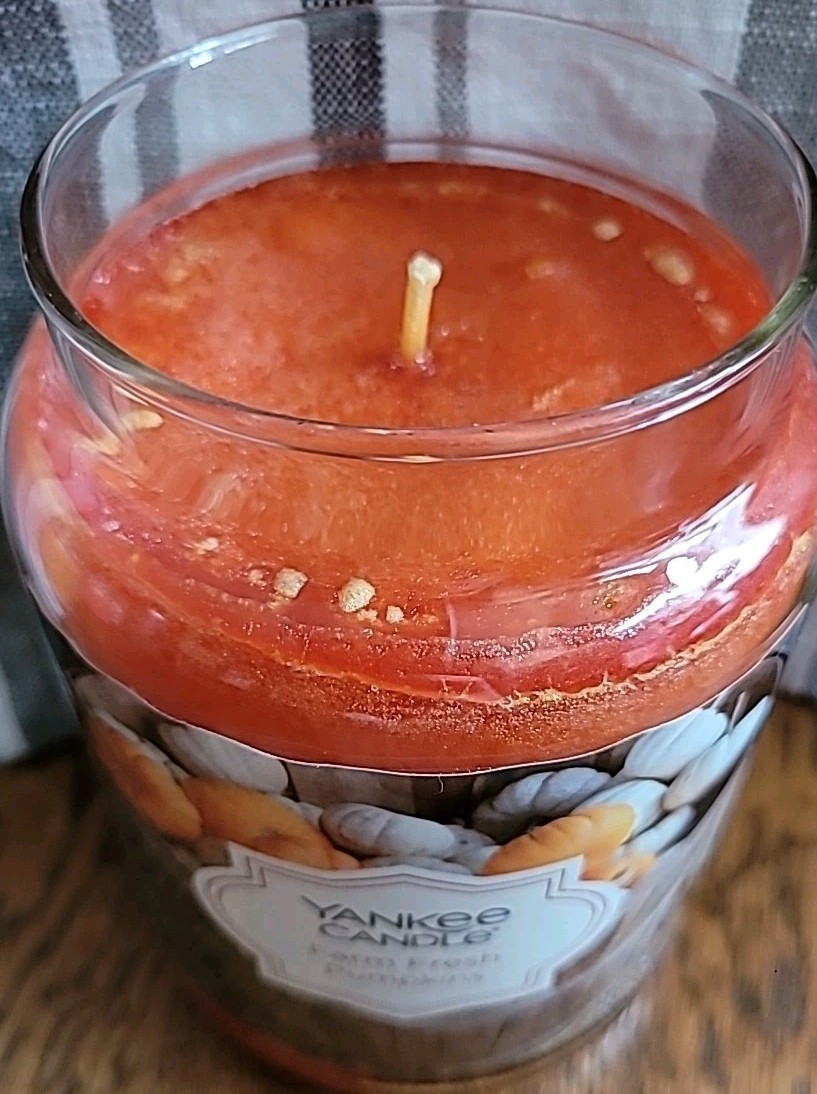 Yankee Candle FARM FRESH PUMPKINS 22 oz Large Jar Candle