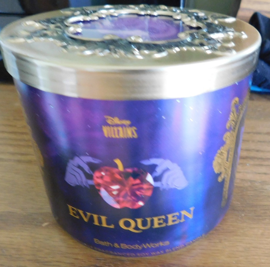 NIB Bath & Body Works DISNEY VILLAINS EVIL QUEEN 3 Wick Candle Holographic Lid